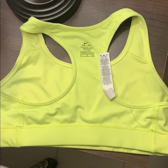 2 Nike sports bras - Picture 10 of 12